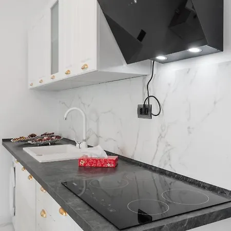 Saint George & Sea View Apartment